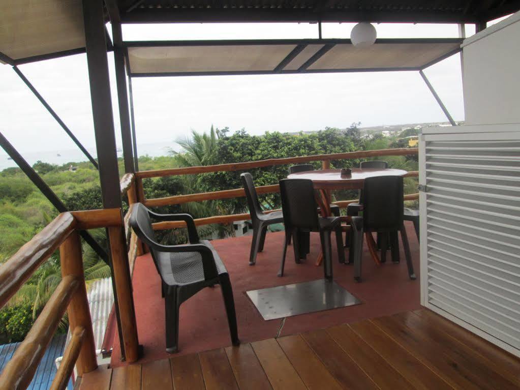Hotel Dejavu Puerto Ayora  Luaran gambar