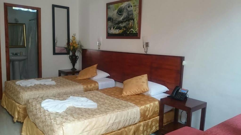 Hotel Dejavu Puerto Ayora  Luaran gambar