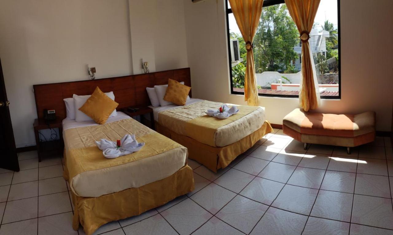 Hotel Dejavu Puerto Ayora  Luaran gambar